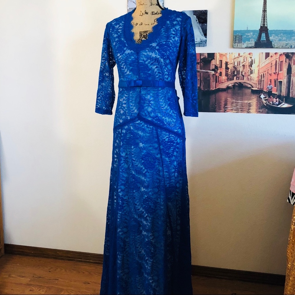 Miusol blue lace gown with bow detail, Sz. M